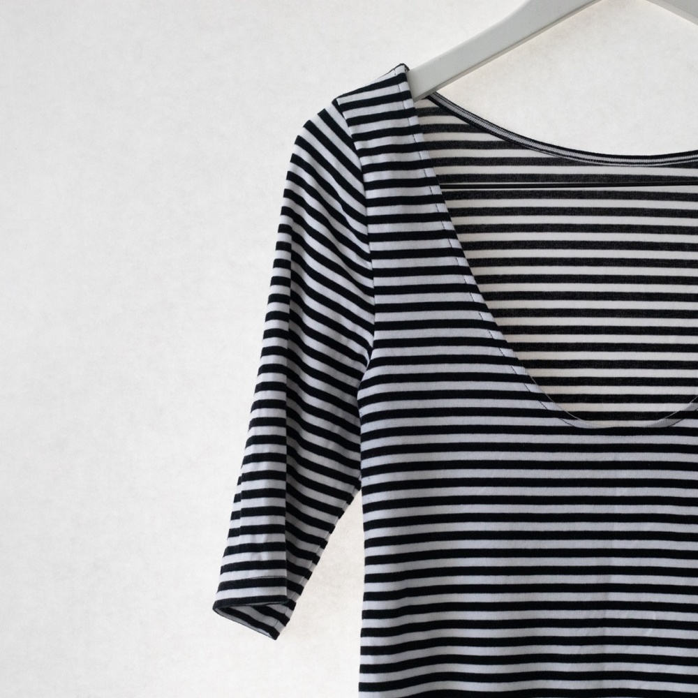 Top - Picture 2 of 2